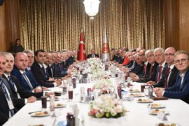 RUMELİLER'DEN MECLİS ÇIKARMASI