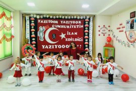 Cumhuriyet  Bayramı Özel Özgür Çocuk Anaokulu'nda sevinçle kutlandı