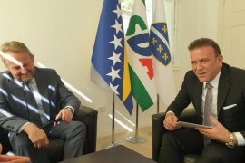 IZETBEGOVIC'E  30. YIL DAVETİYESİ VERİLDİ