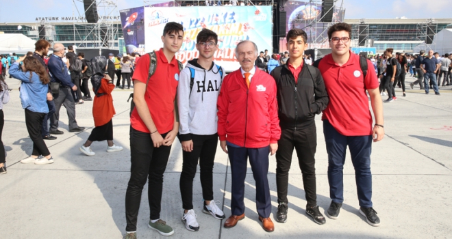 BAŞKAN AYDINER BAYRAMPAŞALI GENÇLERLE TEKNOFEST İSTANBUL'DA