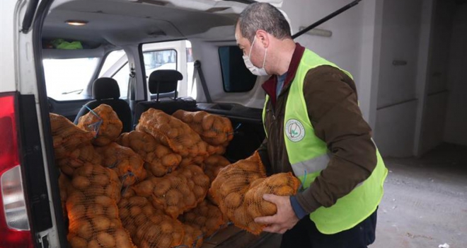 İhtiyaç Sahibi 4.500 Aileye Patates Yardımı