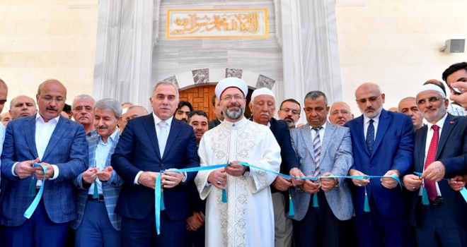 Diyanet İşleri Başkanı Erbaş, 10 Yıl Görev Yaptığı Caminin Açılışını Yaptı