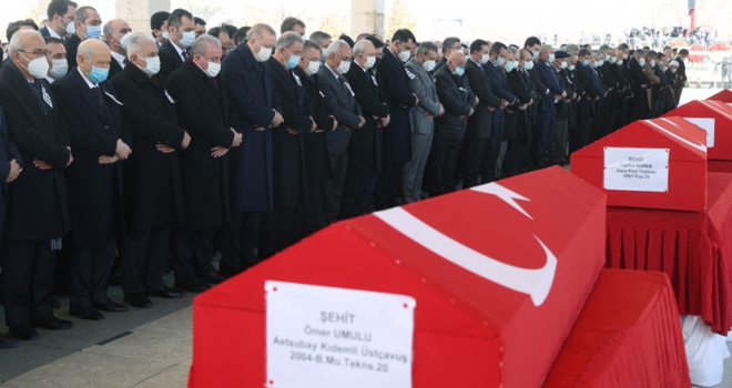 Helikopter Kazasında Şehit Olan  Askerlerimizin Cenaze Töreni