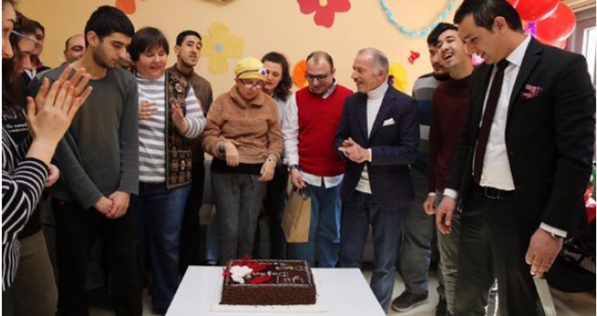 ENGELLİLERİN DOĞUM GÜNÜ SEVİNCİ