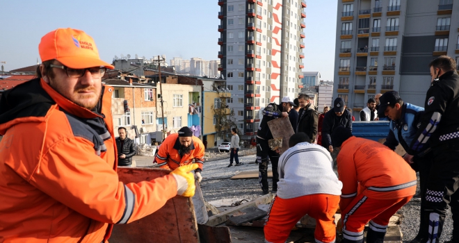 ESENLER'DE KÖŞE BUCAK TEMİZLİK