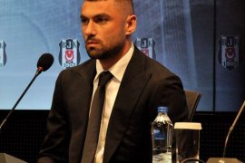 Beşiktaş Yeni Transferleri İçin Vodafone Park’ta İmza Töreni Düzenledi