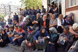 Diyarbakır'da acılı annelerin evlat nöbeti devam ediyor