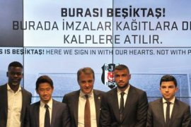Beşiktaş Yeni Transferleri İçin Vodafone Park’ta İmza Töreni Düzenledi