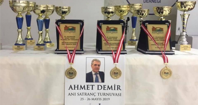 AHMET DEMİR ANI SATRANÇ  TURNUVASI DÜZENLENDİ