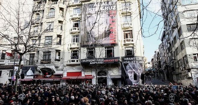 Hrant Dink Agos gazetesi önünde anıldı