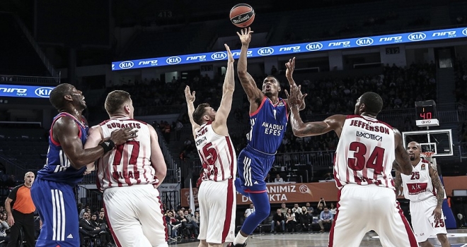 Anadolu Efes, İtalya deplasmanında