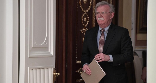 Bolton'dan İran'a daha fazla yaptırım tehdidi