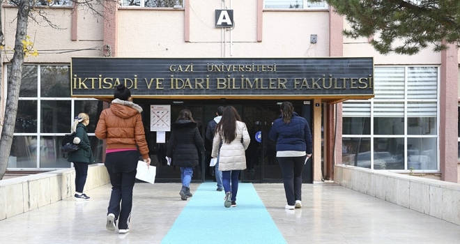 Lisansüstü eğitim görecek adaylar ALES'te ter döktü