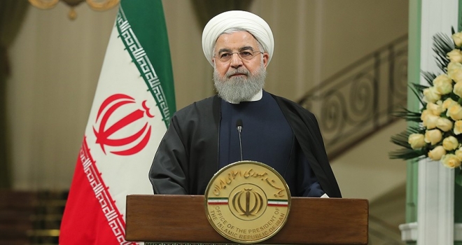 Ruhani'den ABD'ye boyun eğmeyeceğiz açıklaması