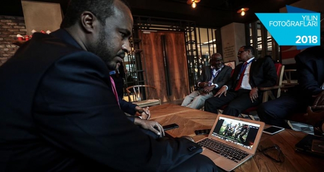 Somalili Bakan AAnın Yılın Fotoğrafları oylamasına katıldı