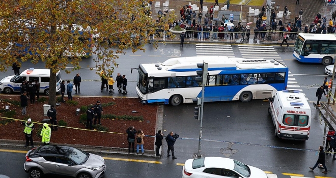 Ankara'da belediye otobüsü yayalara çarptı