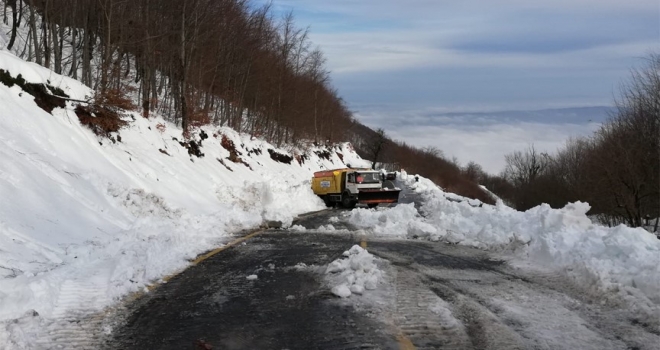 Kartepe'de kar kalınlığı 72 santimetreye ulaştı