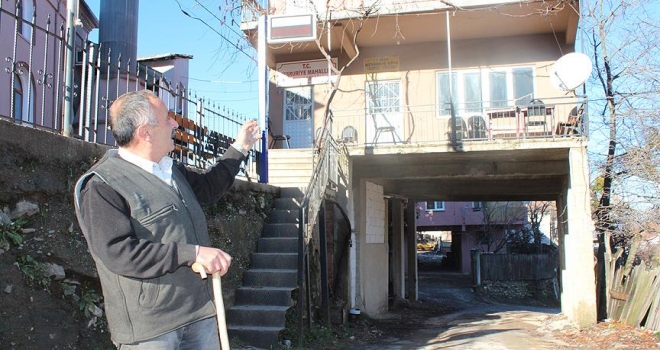 Binanın üstü lojman altı yol