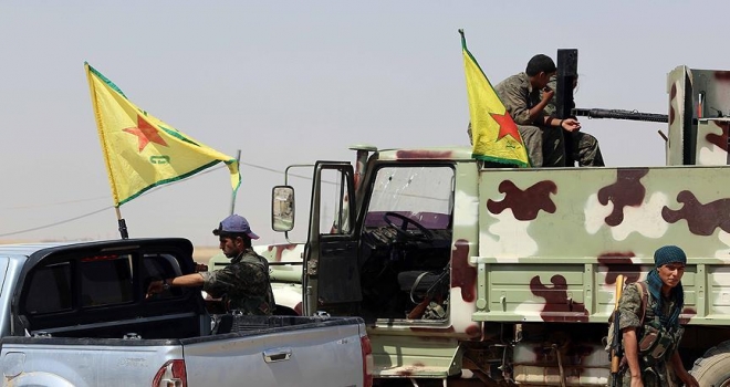 Terör örgütü YPG/PKK Deyrizor'da binlerce aileyi göçe zorluyor