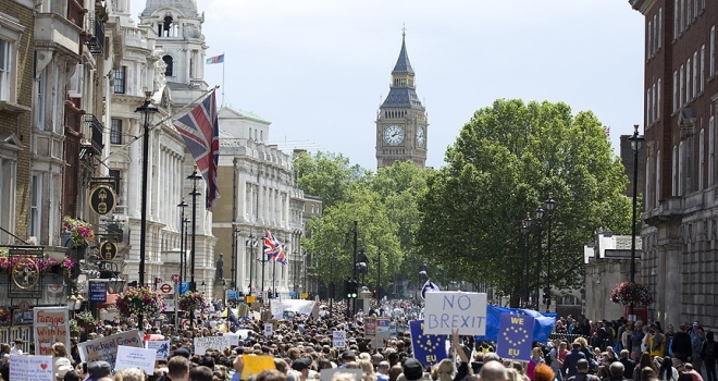 İngiltere'de Brexit kaosu derinleşti