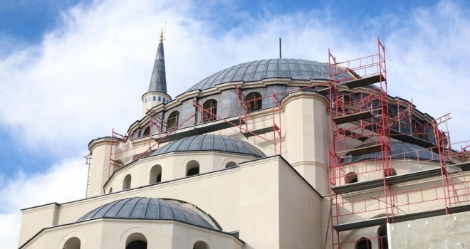 Balkanlar'daki en büyük camii yıl sonu ibadete açılacak