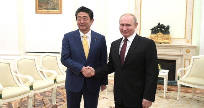 Japonya Başbakanı Şinzo Abe'den Rusya ile barış sözü