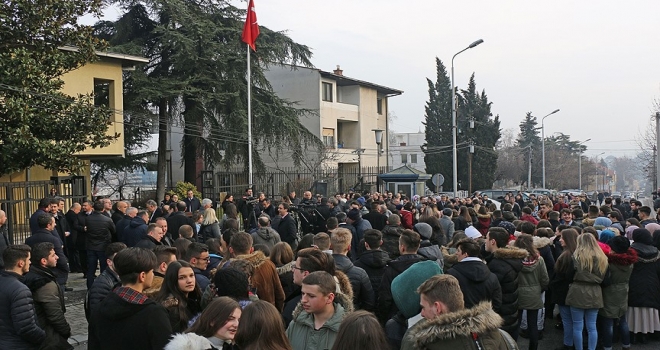 Makedonya'nın FETÖ iltisaklı gazeteye destek vermesine karşı protesto
