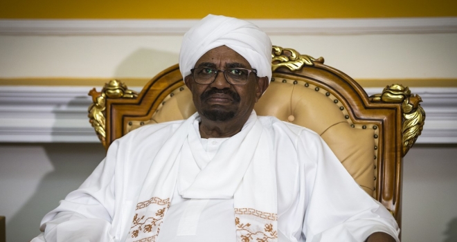 Sudan'da hükümet feshedildi