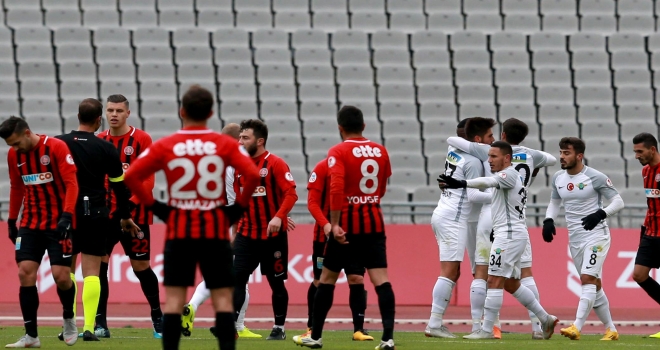 Akhisarspor kupada rahat kazandı