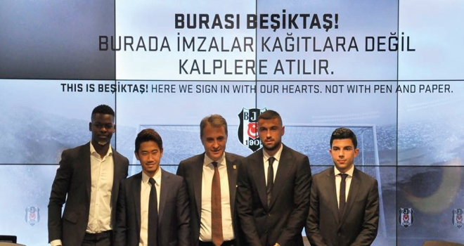 Beşiktaş Yeni Transferleri İçin Vodafone Park’ta İmza Töreni Düzenledi