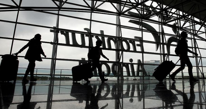 Almanya'da 6 havalimanında güvenlikçiler uyarı grevi yapacak