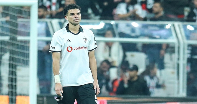 Beşiktaş'ta Pepe ile yollar ayrıldı