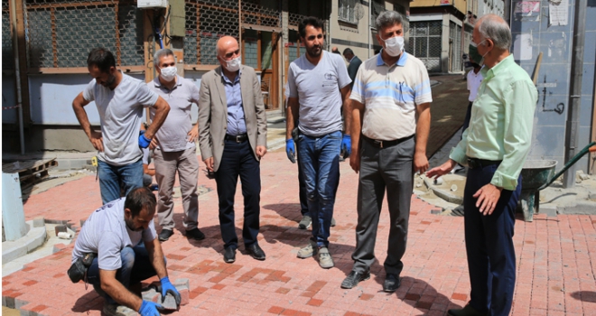 Bayrampaşa'da yol bakım ve onarım çalışmaları