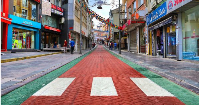 DEMİRKAPI CADDESİ YENİ YÜZÜYLE GÖZ DOLDURUYOR