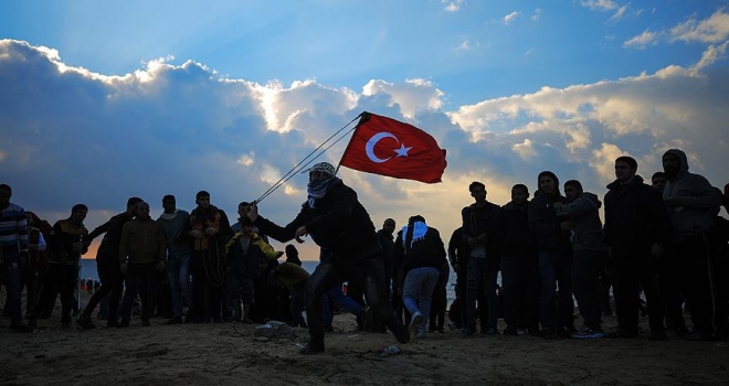 İsrail Gazze sahilinde 14 Filistinli'yi yaraladı