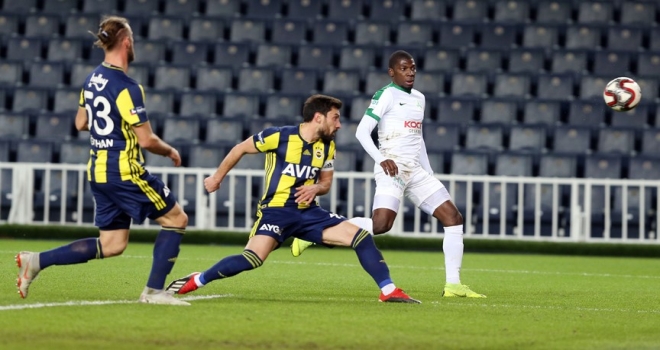 Fenerbahçe Giresunspor'u tek golle geçti