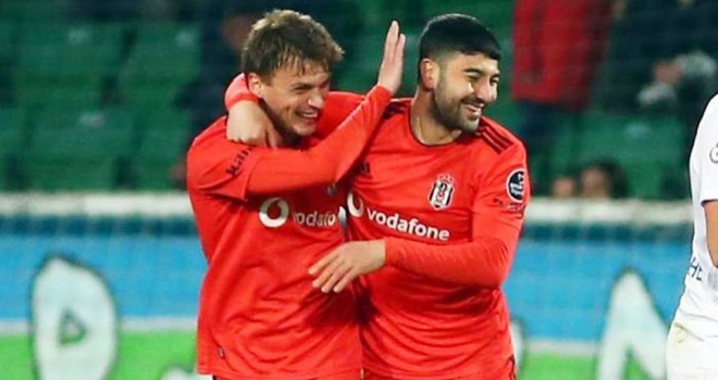 Beşiktaş, Rizespor'dan tarihi rövanşı aldı: '7-2'