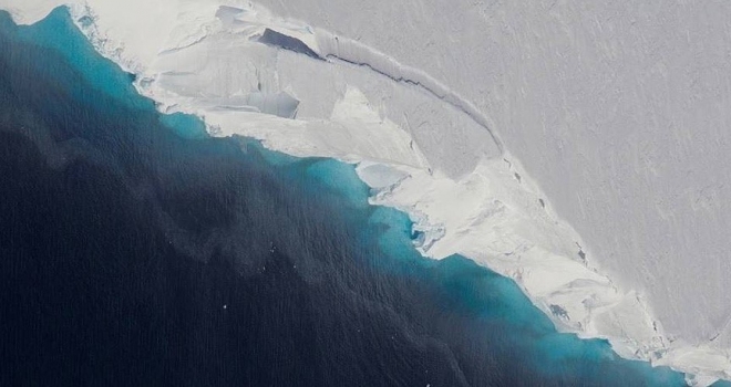 NASA Antarktika'da devasa çukur keşfetti