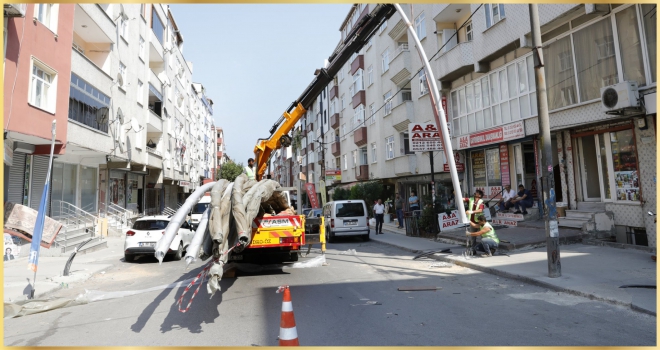 Cadde ve sokaklara modern aydınlatma direkleri