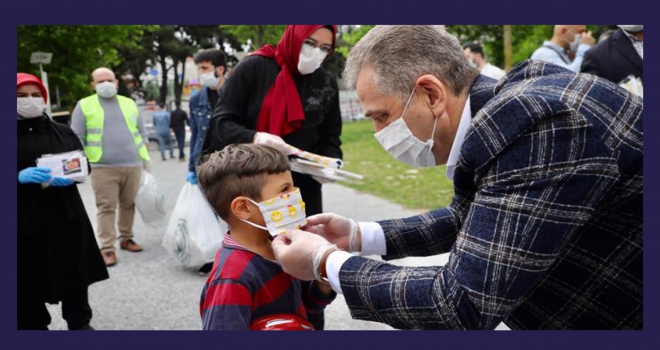 Gaziosmanpaşa’da Çocuklara Kitap ve Maske Dağıtıldı