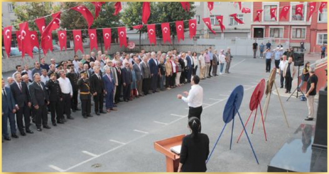 ZAFER BAYRAMI BAYRAMPAŞA’DA COŞKUYLA KUTLANDI