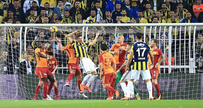 Galatasaray - Fenerbahçe derbisinin biletleri satışta