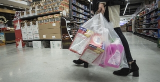 Bakan Kurum: Poşetlerde çevreci slogan ve sıfır atık logosu olacak