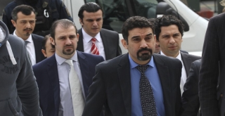 Real News gazetesi: Yunanistan'a kaçan darbeciler için başka bir ülke aranıyor