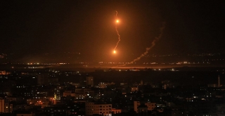 İsrail'den Gazze'ye topçu ateşi