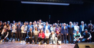 19 MAYIS BAYRAMPAŞA’DA COŞKUYLA KUTLANDI