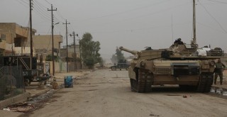 ABD Irak'ın Mahmur ilçesinde DEAŞ hedeflerini vurdu