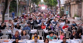 BAYRAMPAŞA BELEDİYESİ ON BİNLERCE KOMŞUYU İFTARDA BULUŞTURDU