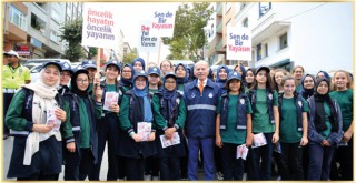 BAYRAMPAŞALI ÖĞRENCİLERE UYGULAMALI TRAFİK EĞİTİMİ
