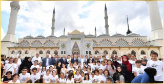 YAZ KUR’AN KURSU ŞENLİĞİ ÇAMLICA CAMİİ’NDE GERÇEKLEŞTİ